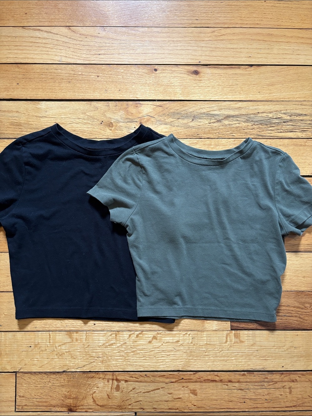 wild fable Short Sleeve Crop Tees in Black & Olive
